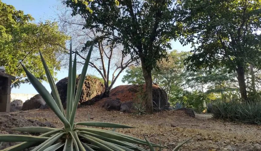 Es conocido popularmente como el Parque de Las Piedras, pero se llama Parque Nueva Vizcaya. Fotos: Francisco Castro