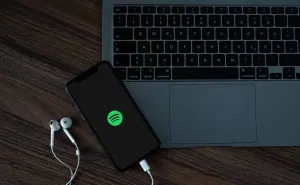 ¿Por qué no es recomendable Spotify Premium APK? Riesgos de utilizarlo