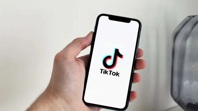 Qué pasa el 3 de diciembre, contexto del suéter en Tiktok, te decimos qué significa.