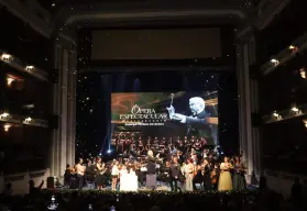 Enrique Patrón de Rueda celebra 45 años de carrera con un emotivo concierto en el Teatro Ángela Peralta