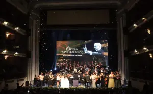 Enrique Patrón de Rueda celebra 45 años de carrera con un emotivo concierto en el Teatro Ángela Peralta