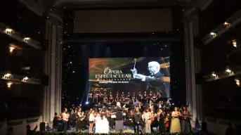 Enrique Patrón de Rueda celebra 45 años de carrera con un emotivo concierto en el Teatro Ángela Peralta