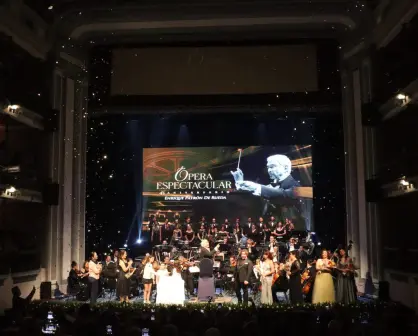 Enrique Patrón de Rueda celebra 45 años de carrera con un emotivo concierto en el Teatro Ángela Peralta