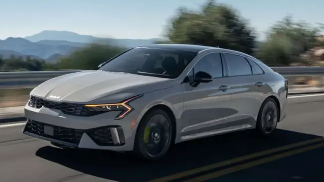 El KIA K5 conserva su diseño moderno y deportivo. Foto: Cortesía