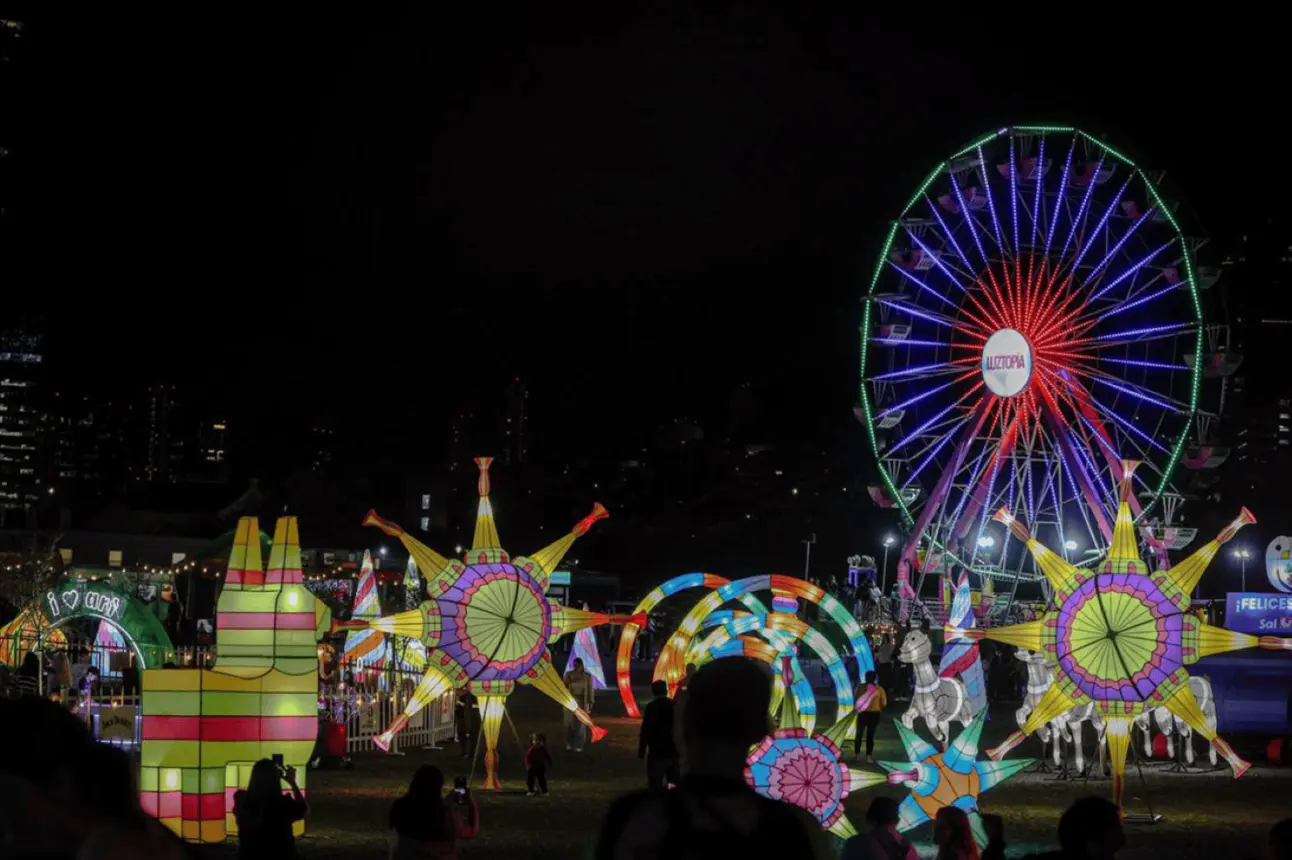 Ya arrancó el Festival de Luces Navideño 2024 en Monterrey, Nuevo León. Foto: Cortesía