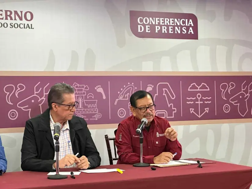  Gerardo Mérida Sánchez durante la conferencia de prensa.