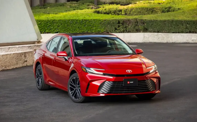 Toyota Camry 2025 vs 2024: características y diferencias