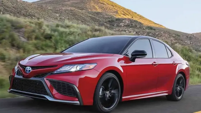 Toyota Camry 2025 vs 2024: características y diferencias