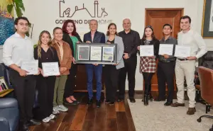 Alcalde Gerardo Vargas Landeros premia a jóvenes arquitectos por su contribución al desarrollo de Los Mochis