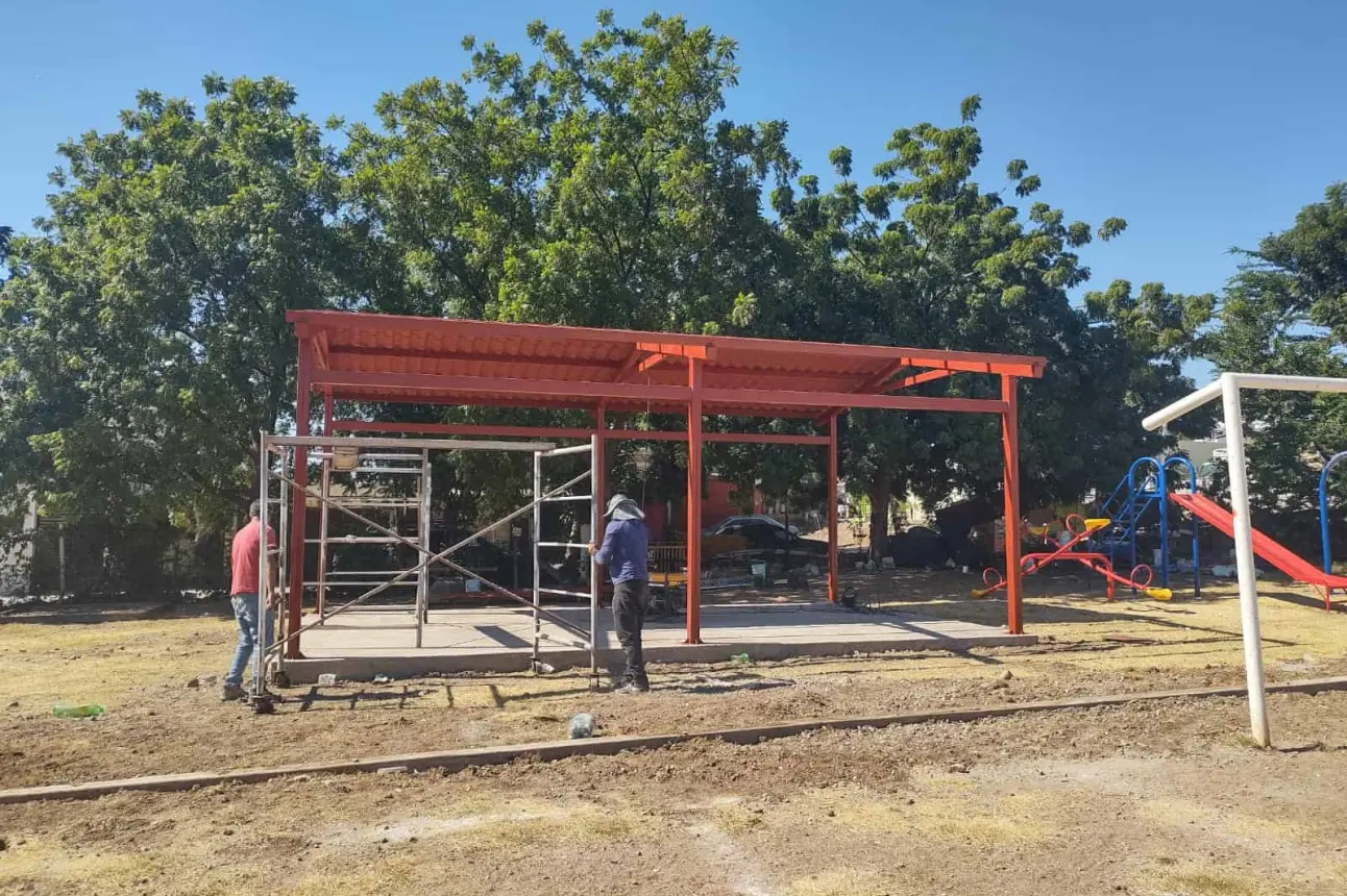 El esfuerzo conjunto de vecinos, empresas e instituciones, revitaliza el Parque Los Ayalés en la colonia Progreso como centro de actividades para personas de todas las edades. Foto: Juan Madrigal