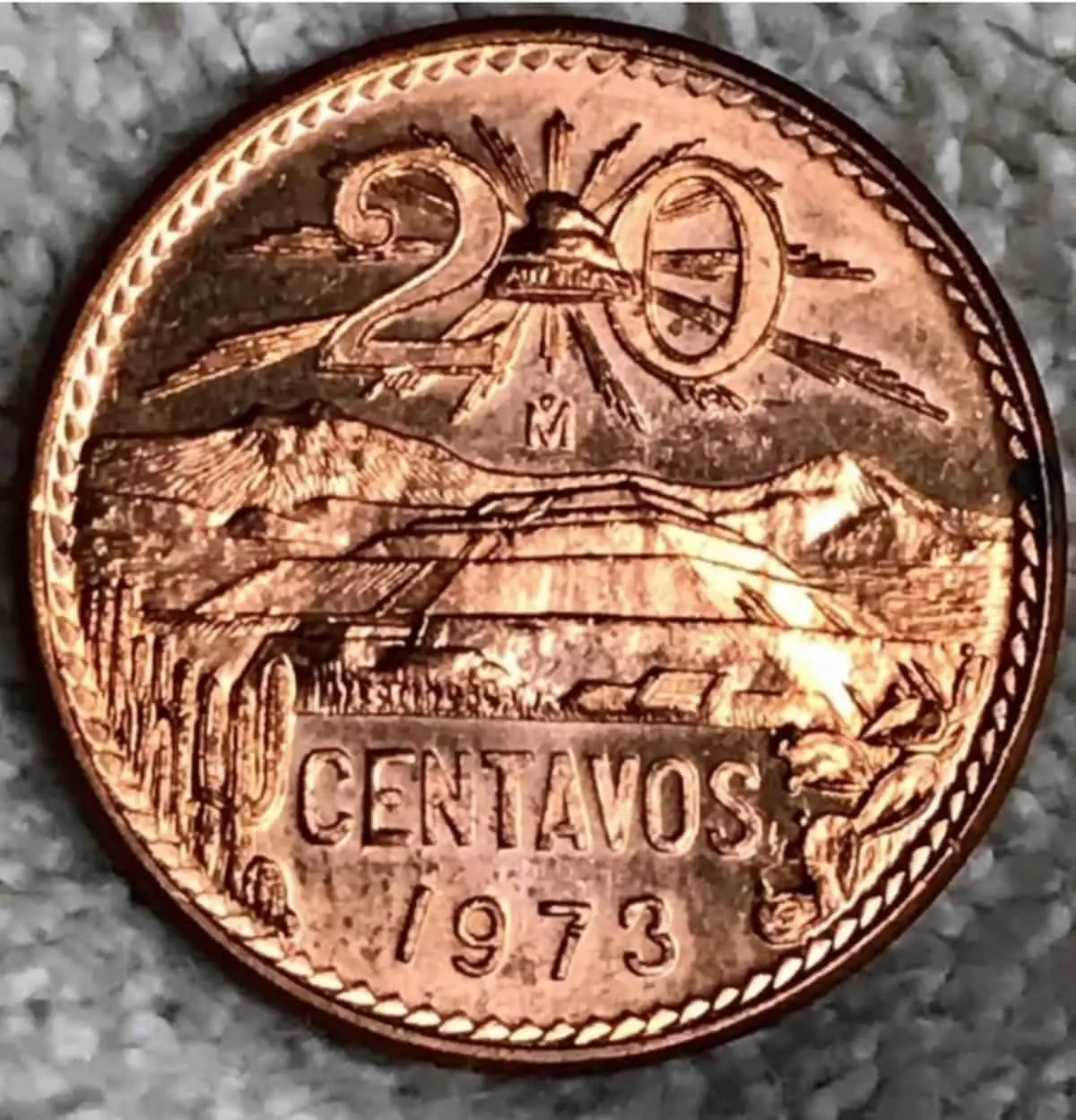 La antigua moneda del Popocatépetl y el Iztaccíhuatl se vende en más de 2 millones de pesos. Foto: Cortesía
