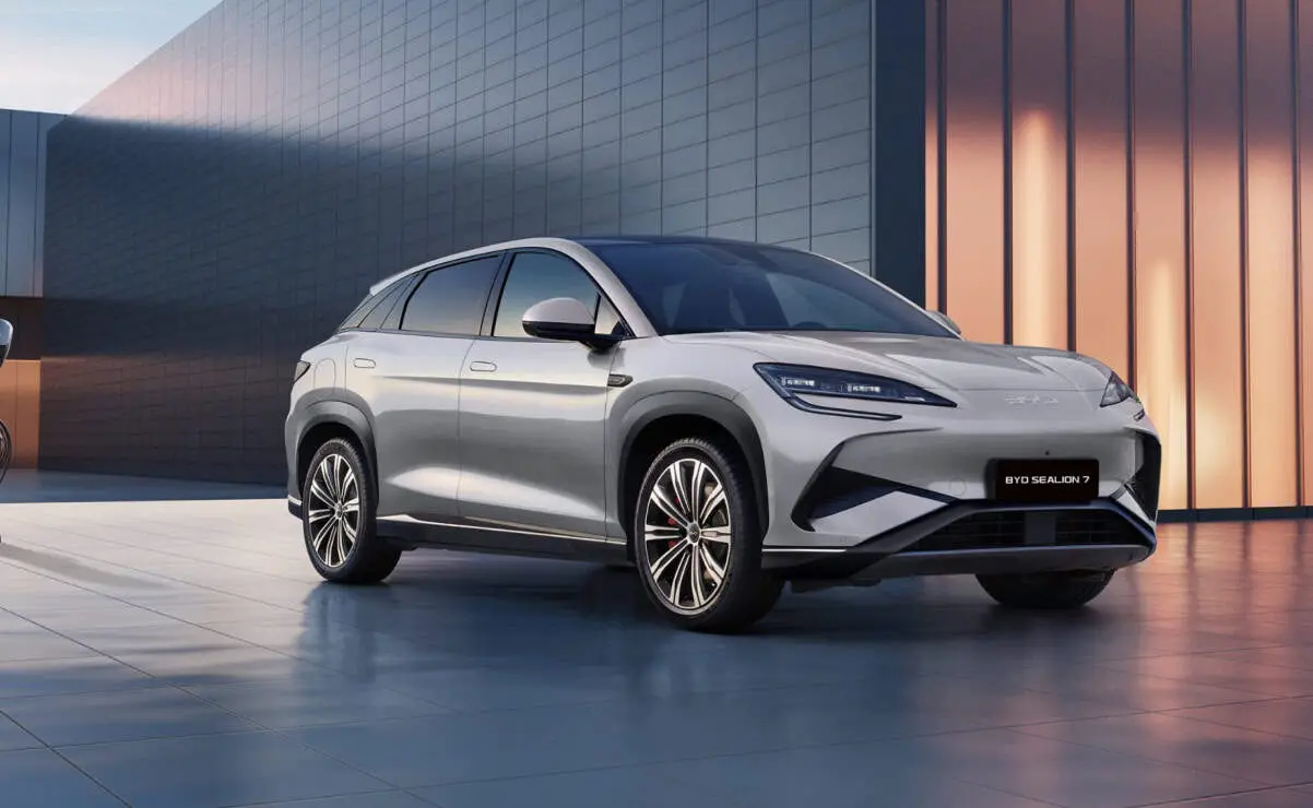 El Sealion 7 presume de un diseño futurista con motor eléctrico. Foto: BYD