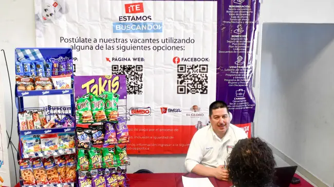 La Feria del Empleo Nacional reunió a 30 empresas que ofrecieron 450 vacantes con sueldos de hasta 22 mil pesos mensuales.