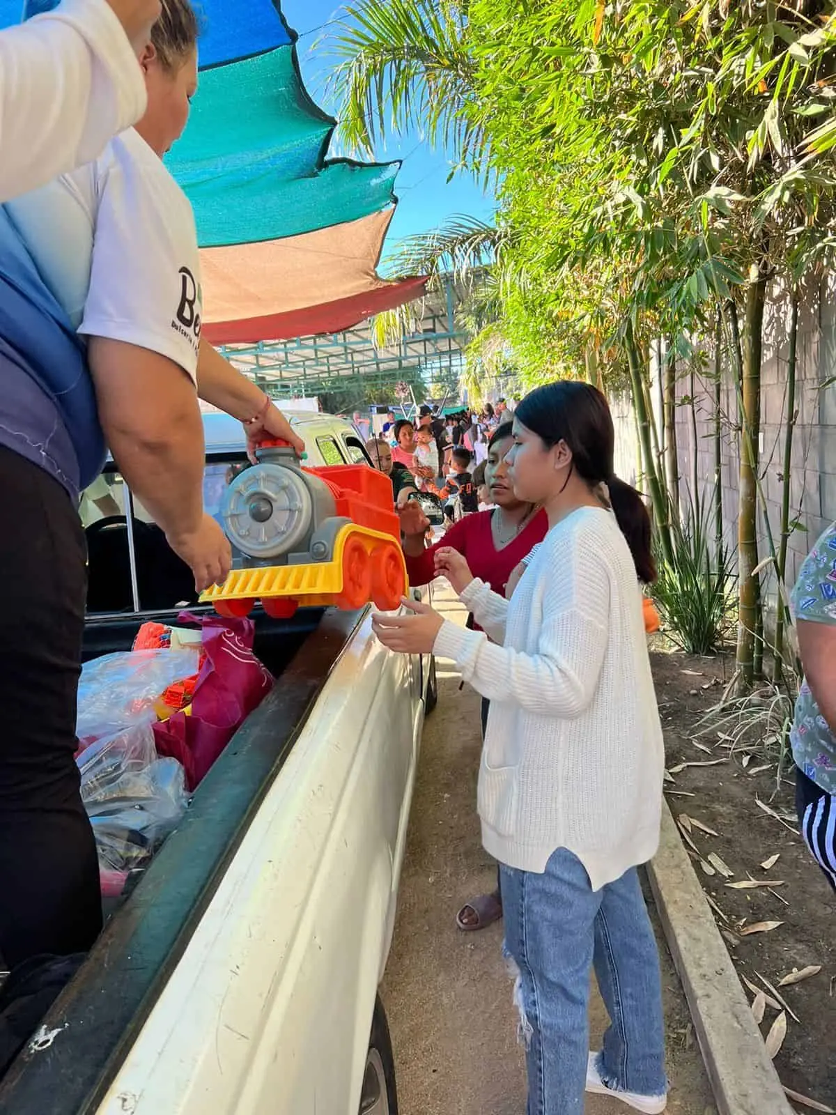 Ayuda para los niños de las sindicaturas de Navolato