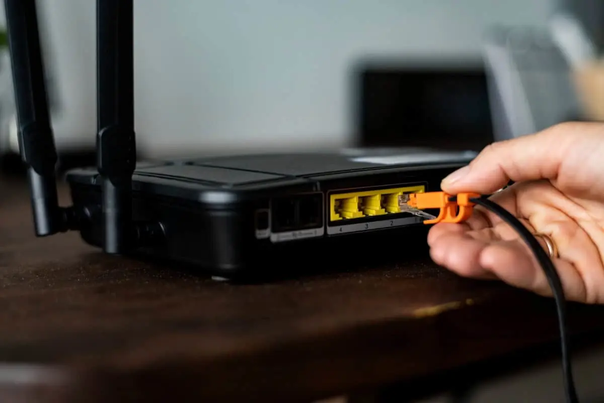 Ambas compañías de Internet destacan entre las más populares en México. Foto: Freepik
