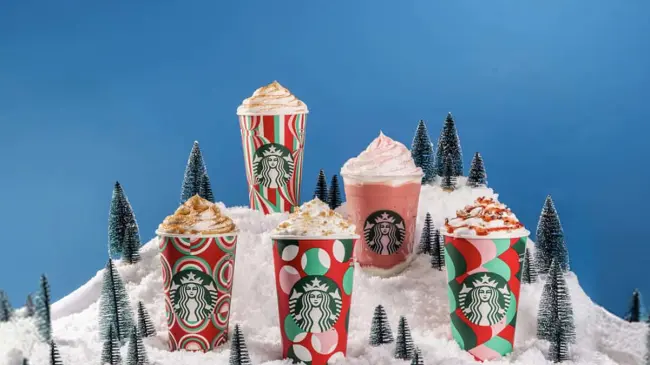 Disfruta de una bebida gratis con esta promoción navideña en Starbucks. Foto: Starbucks México