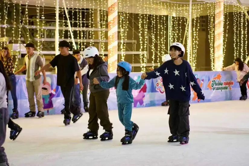 Ya abrió la pista de hielo en Oaxaca de Juárez. Foto: Cortesía