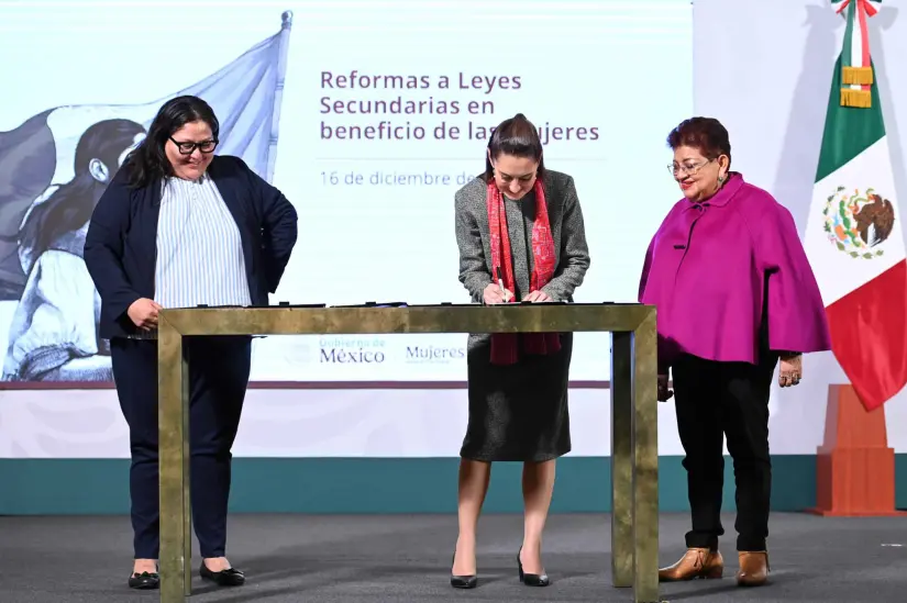 Firma presidenta Claudia Sheinbaum decreto por el que se reforman leyes secundarias para proteger a las mujeres en México 