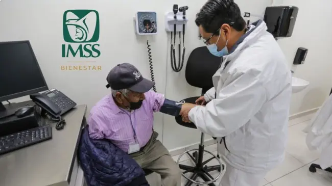 Aprovecha esta oportunidad y postúlate a la vacante del IMSS-Bienestar. Foto: Cortesía
