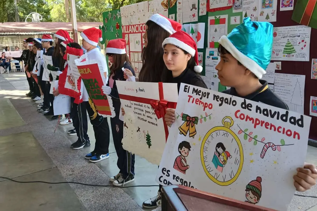 La Navidad es la época perfecta para sembrar semillas de amor y cosechar armonía, fue uno de los mensajes de los alumnos durante el recital. Fotos: Francisco Castro