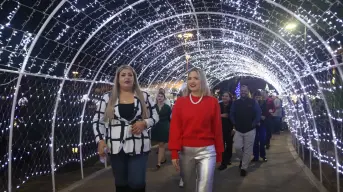 Pista de hielo y túneles de luces: Villa Navideña en Mazatlán abre sus puertas