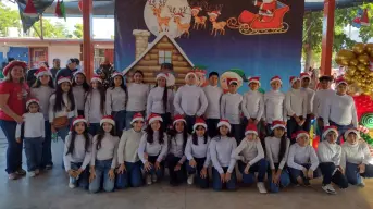 Niños de la primaria Natalio Landeros de Barrancos muestran su talento con Festival Navideño