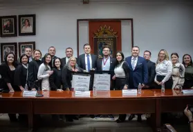 María Isabel Cruz y Jesús Enrique, ejemplos de lucha social, reciben Premio Municipal de Derechos Humanos de Culiacán