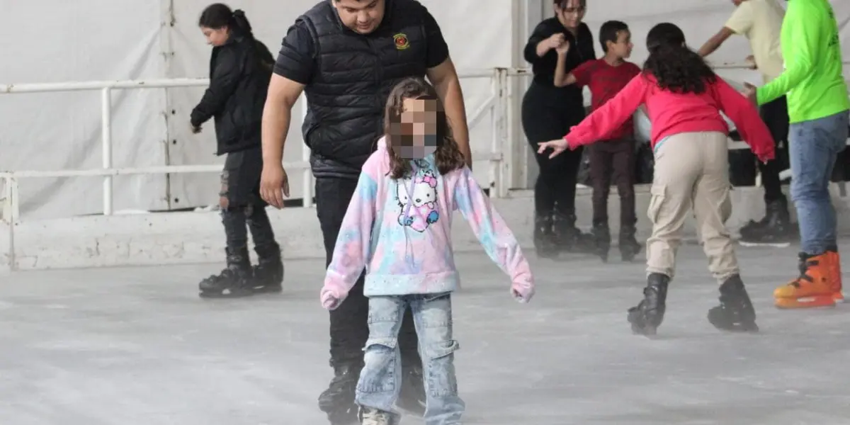 Niños pista de hielo. Foto temática.