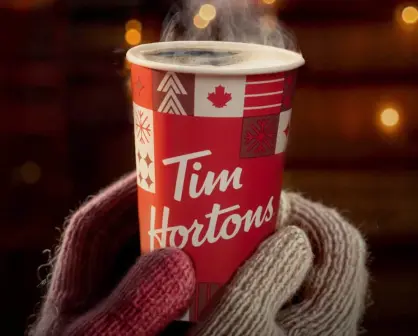 Cubeta y vasos navideños de Tim Hortons: ¿cuánto cuestan y dónde conseguirlos?