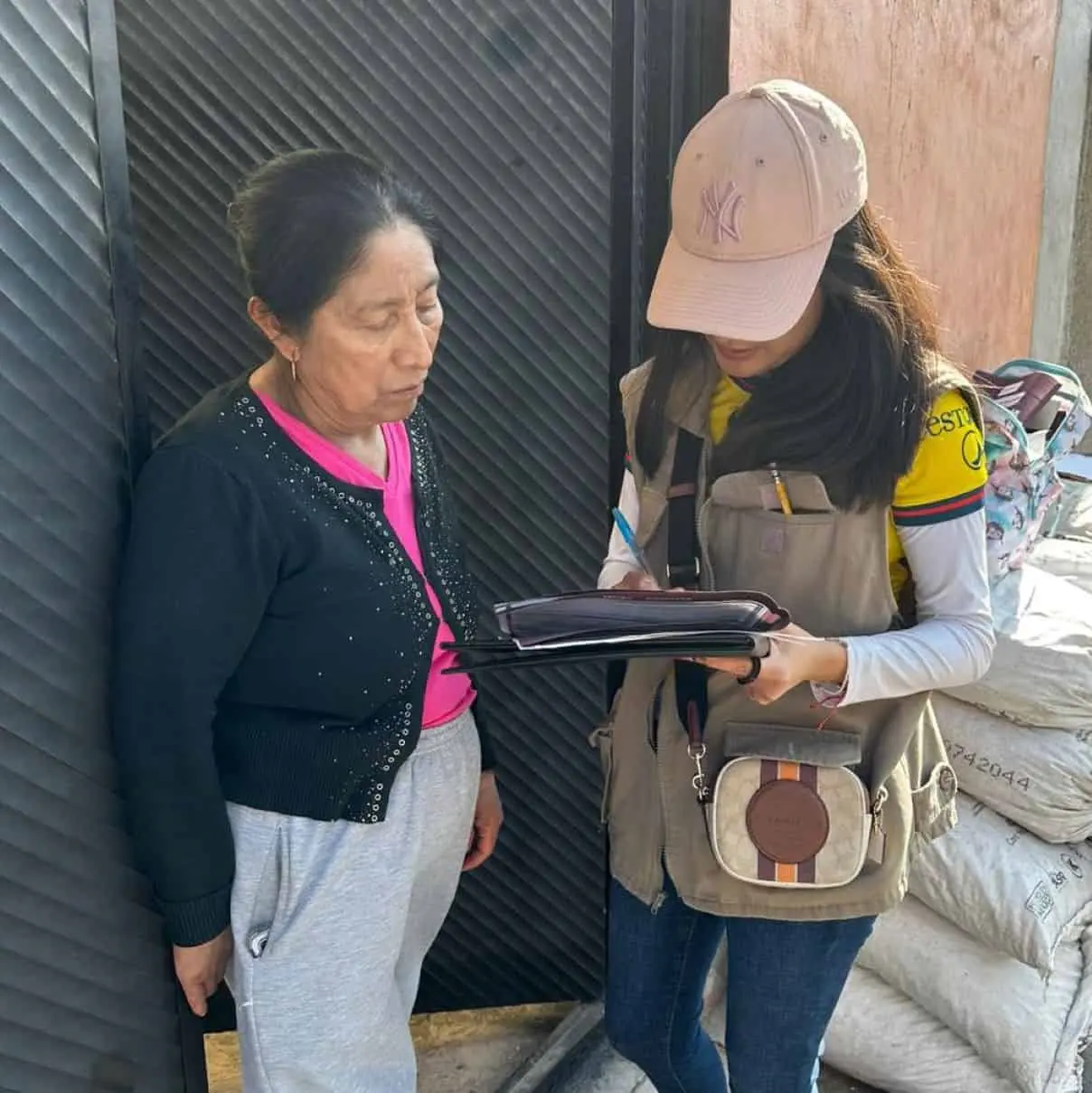 Ya se realiza el censo para determinar quiénes recibirán las visitas del personal médico. Foto: Cortesía
