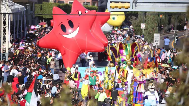 Carros alegóricos y cultura: Así será el desfile de la Feria de León 2025.