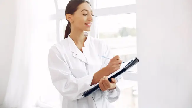 Programa de Salud Casa por Casa tiene vacantes disponibles. Foto: Freepik