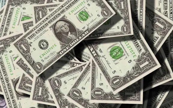 Precio del dólar hoy 4 de julio de 2025: $17.45 la compra y $20.35 a la venta