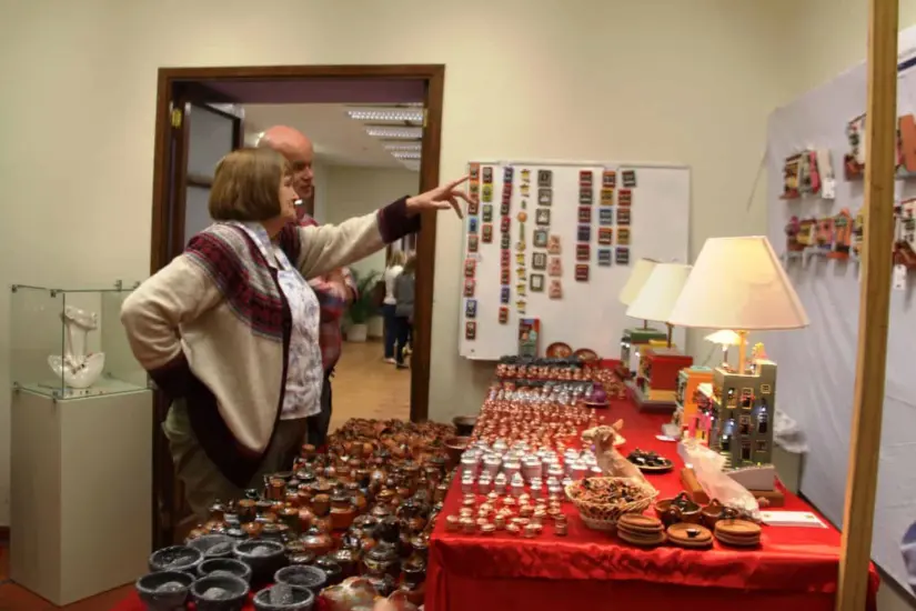 Gran variedad de artículos hay en el Festival Artesanal Navideño de Guanajuato. Foto: Cortesía