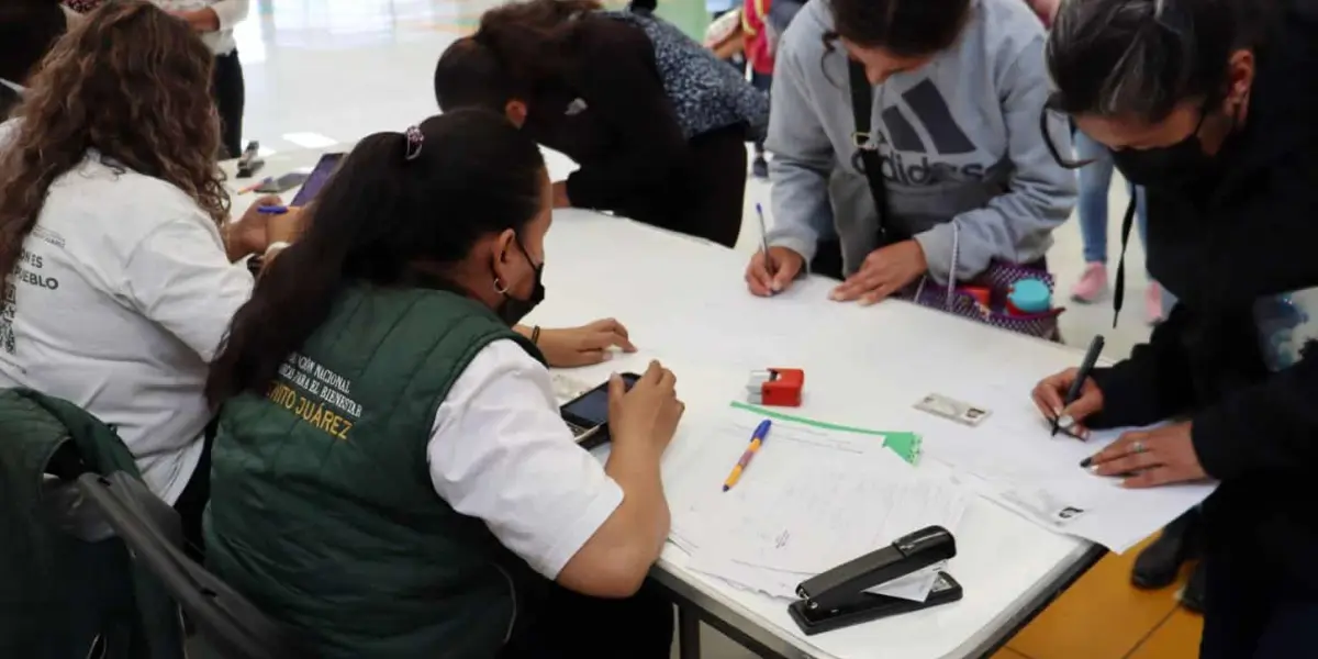 Anuncian detalles de la convocatoria de la Beca Benito Juárez para preparatoria. Foto: Cortesía