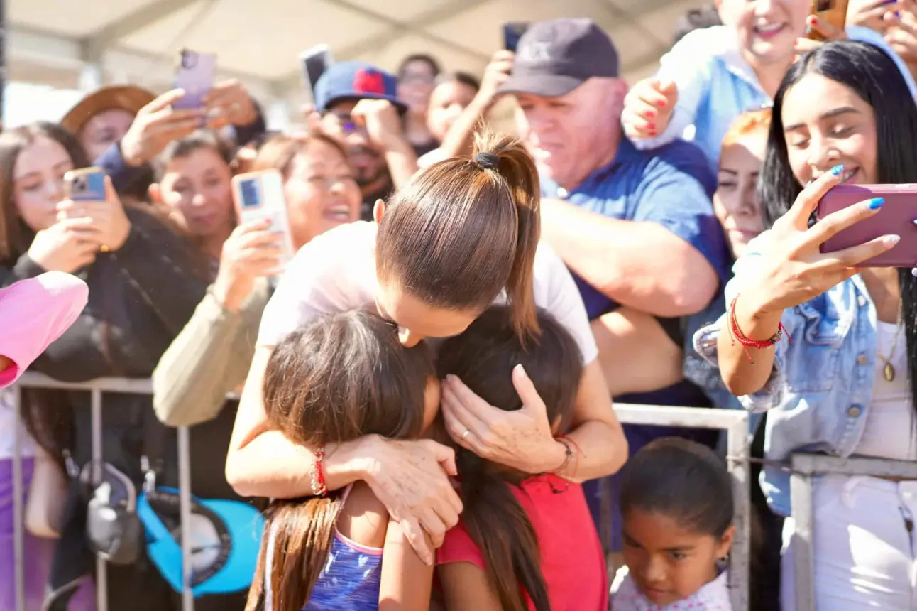 La presidenta de México, Claudia Sheinbaum Pardo en su visita a Mazatlán expresó: Nunca dejaremos solos a los sinaloenses en la lucha por la paz.