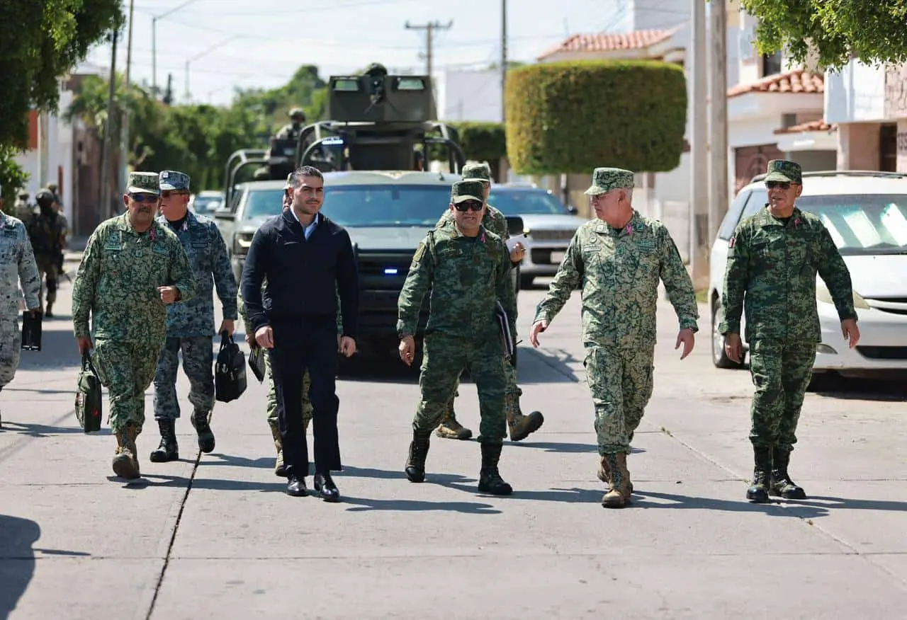 La imagen muestra al secretario de Seguridad Omar García Harfuch.