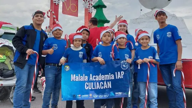 El Desfile Navideño 2024 fue un momento especial para los alumnos de Malala Academia, quienes, junto a otros participantes, hicieron brillar las calles de Culiacán con su alegría.