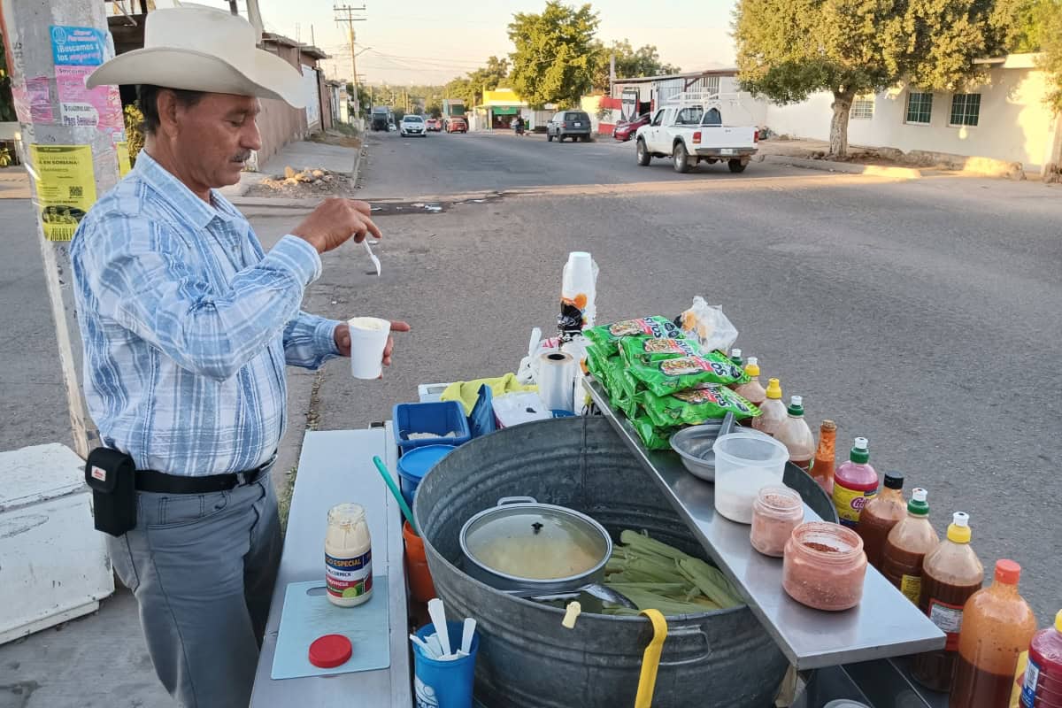 Óscar Casanova: Tres décadas de tradición en la venta de elotes y esquites en Culiacán