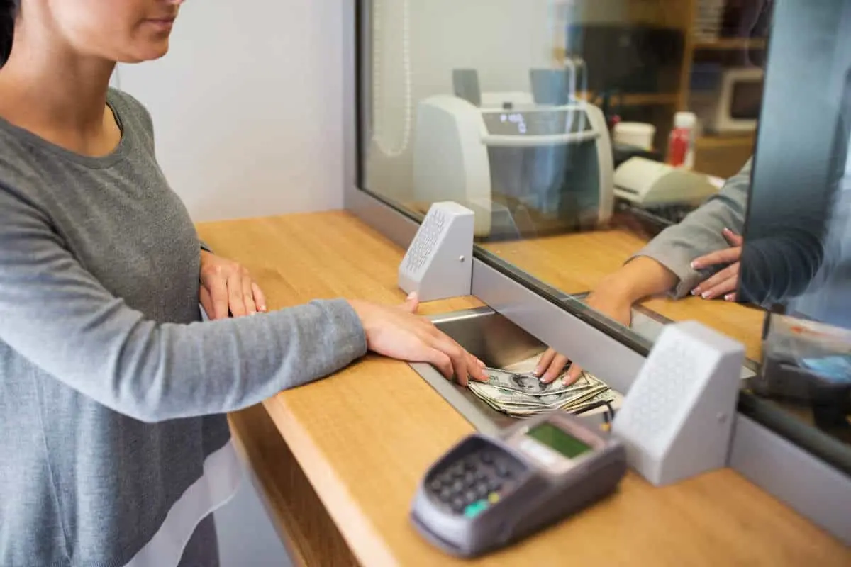 Muchas personas se preguntan si podrán acudir al banco durante el 1 de enero. Foto: Cortesía