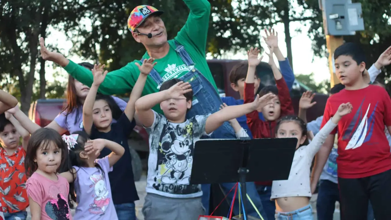 “Itiner-Arte” ha sido muy bien recibida por los habitantes de Culiacán, quienes esperan con ansias cada fin de semana para disfrutar de los espectáculos gratuitos. Foto: Juan Madrigal