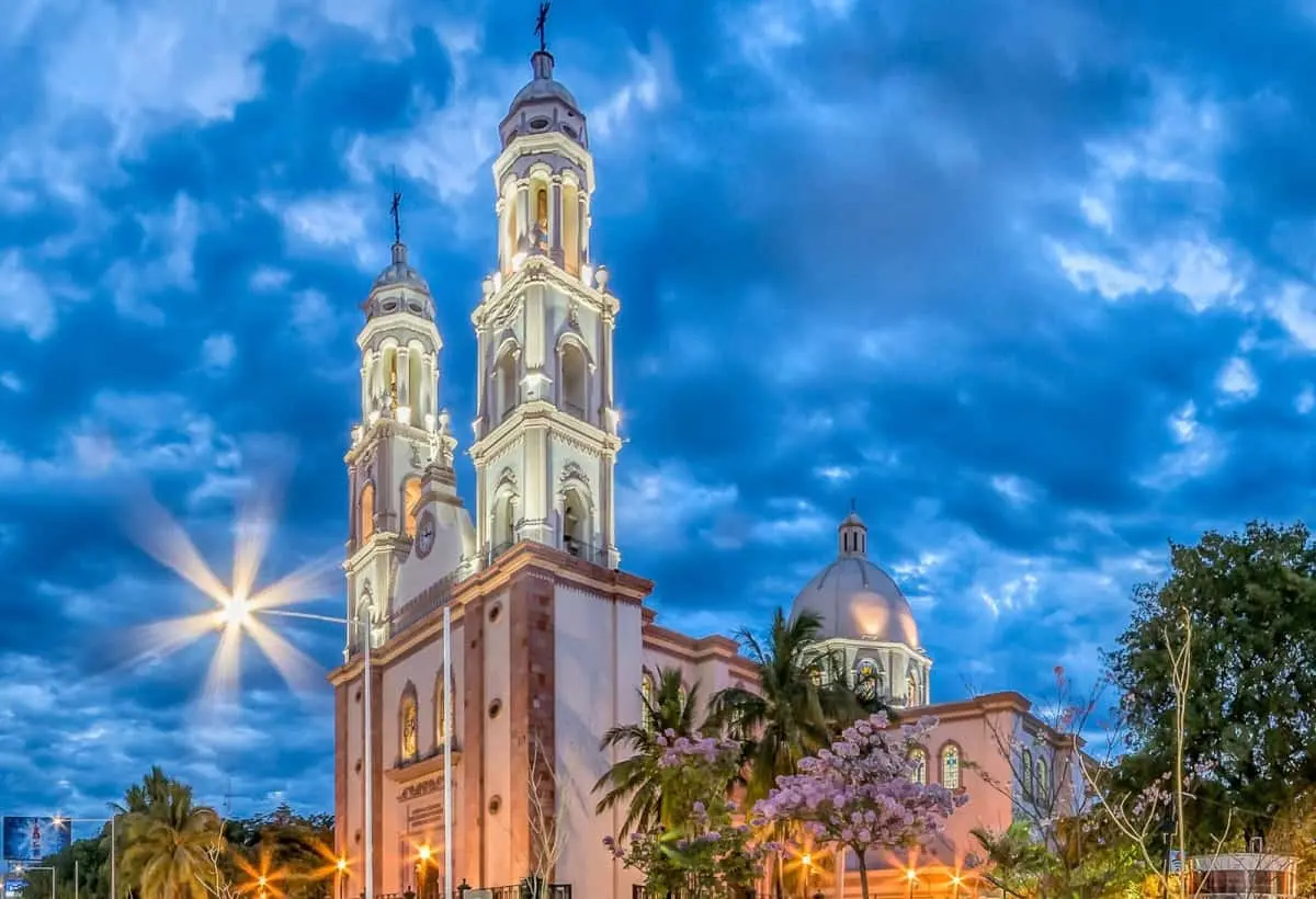 La Catedral de Culiacán ha programado misas para recibir el Año Nuevo. Foto: Sinaloa 360