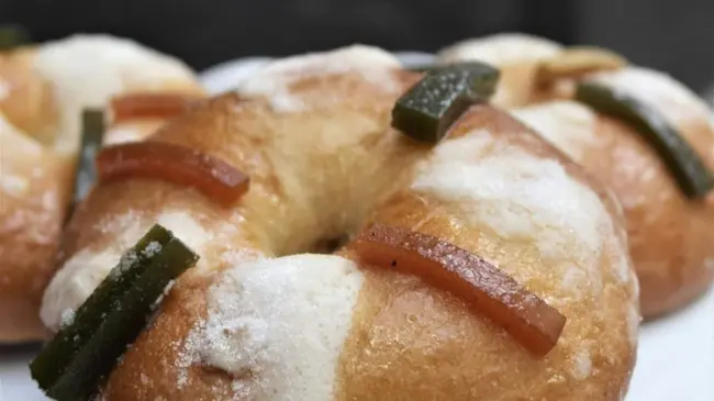 La rosca de Reyes se acostumbra compartir en familia o con tus seres queridos. Foto: Pixabay