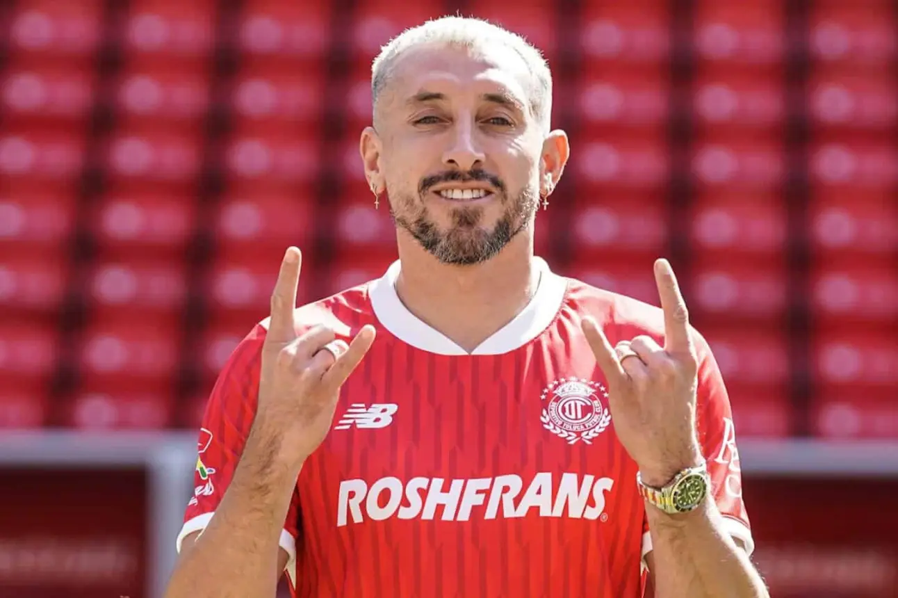 Héctor Herrera ficha con el Toluca. Foto: Cortesía