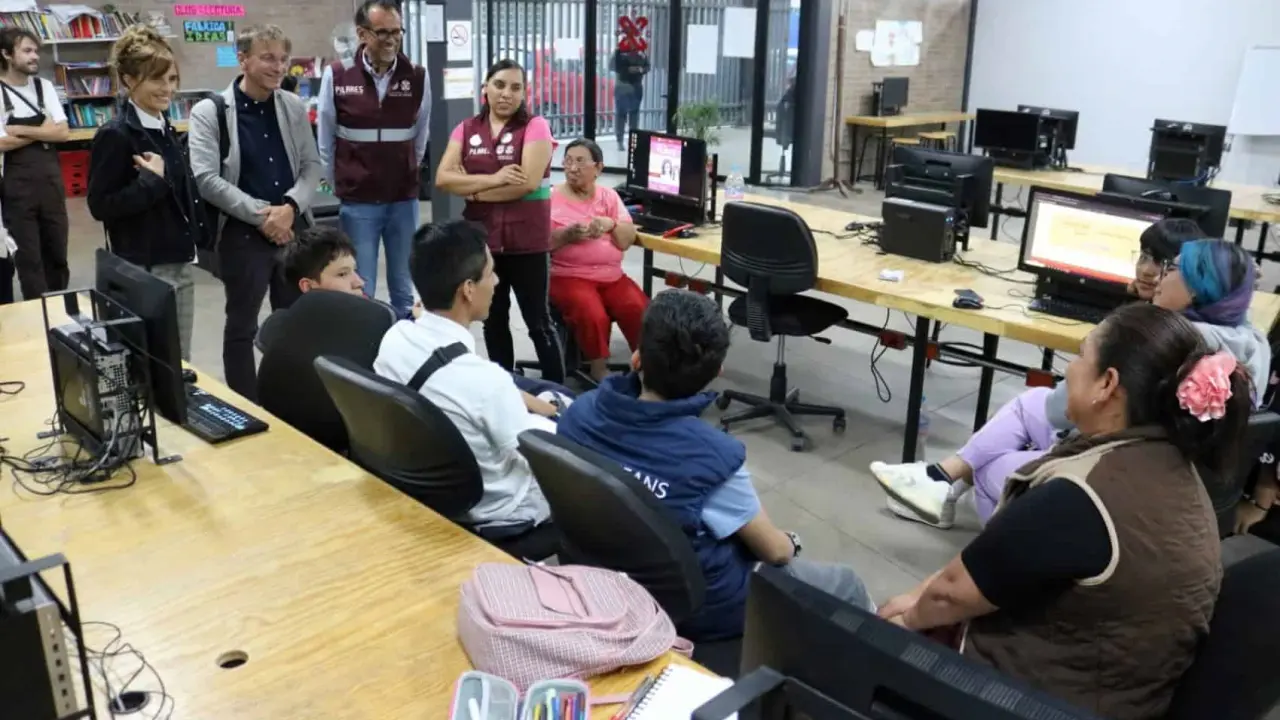 Abre la convocatoria de la Beca Pilares 2025 de la CDMX. Foto: Cortesía