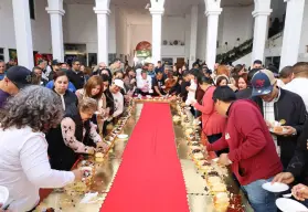 Parten Mega Rosca de en el ayuntamiento de Navolato 