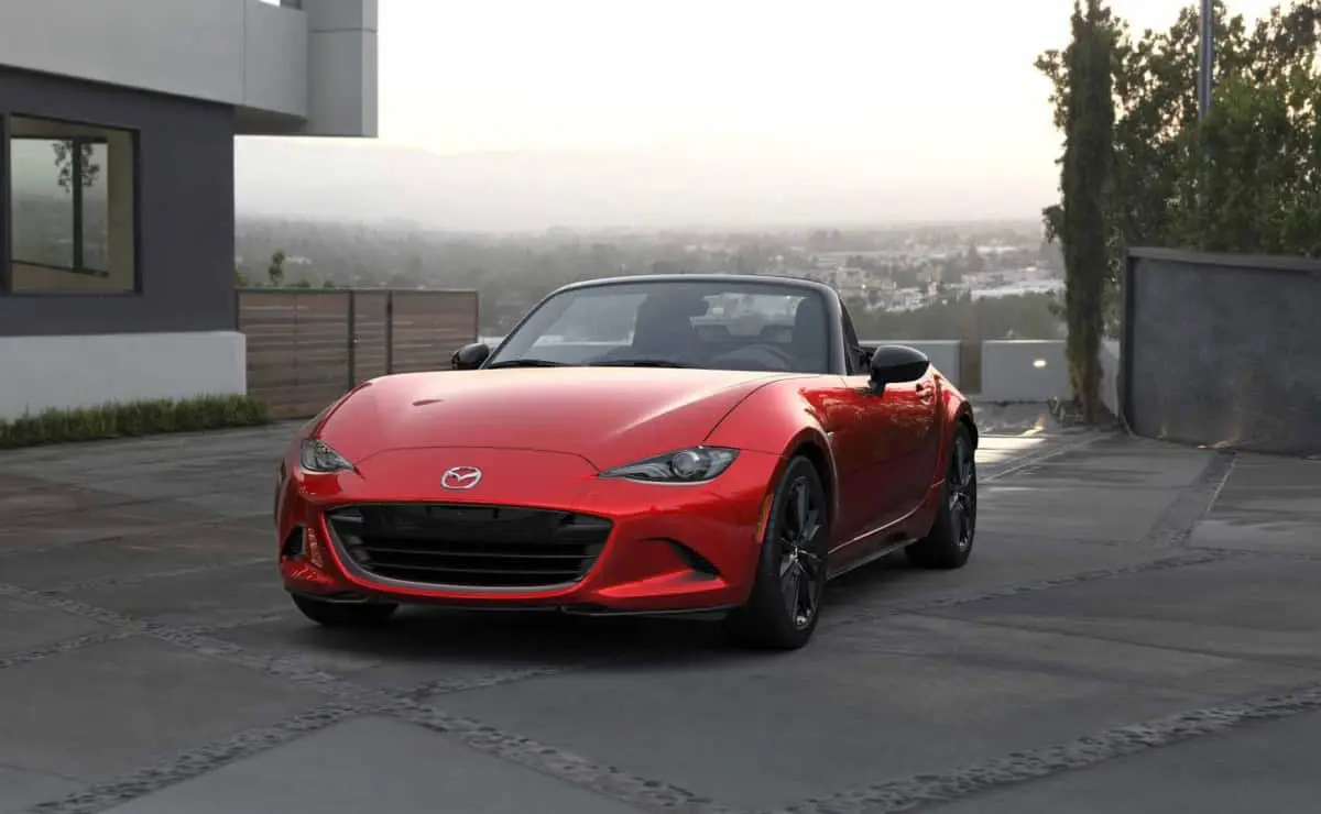 El MX-5 combina elegancia y experiencia deportiva en un roadster. Foto: Mazda