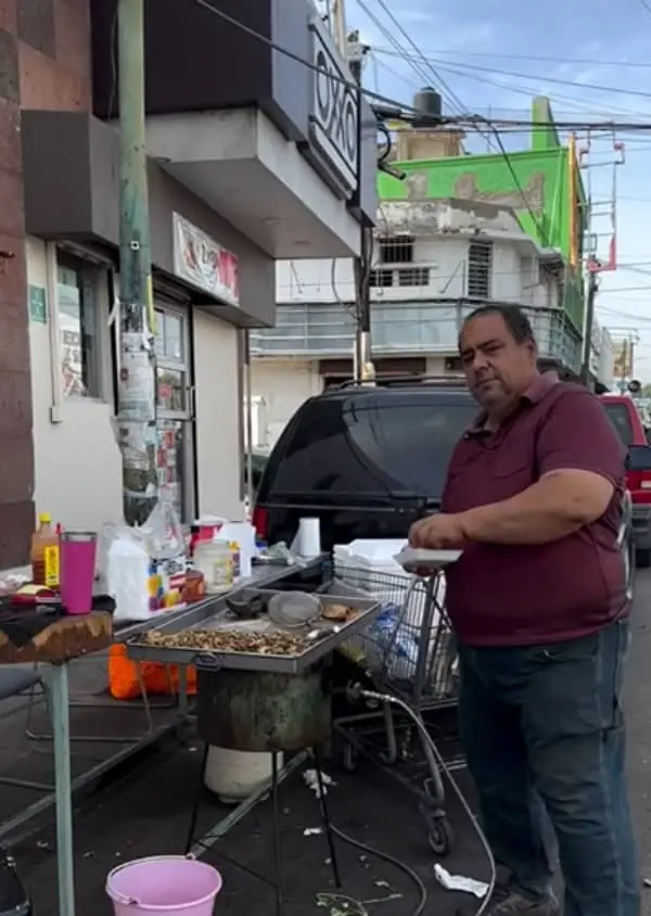 Los tacos de carnitas de Don Bazúa se ubican a un costado del Mercado Rafael Buelna, por la calle Juárez. Foto: Instagram