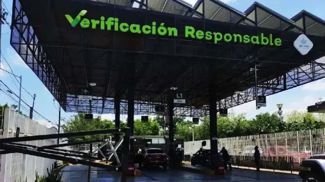 La verificación vehicular es obligatoria para casi todos, con algunas excepciones. Foto: Cortesía