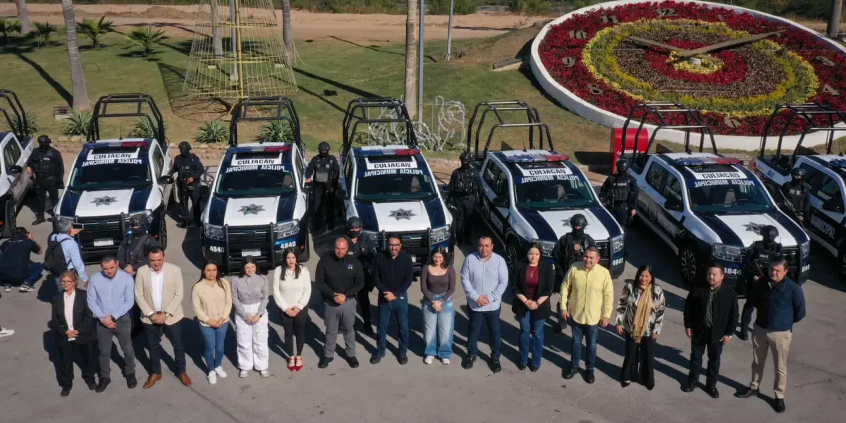 Gámez Mendívil entrega patrullas híbridas: más cobertura y menos costos operativos en Culiacán.